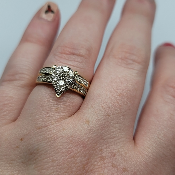 10K Diamond Ring Set - Picture 8 of 16